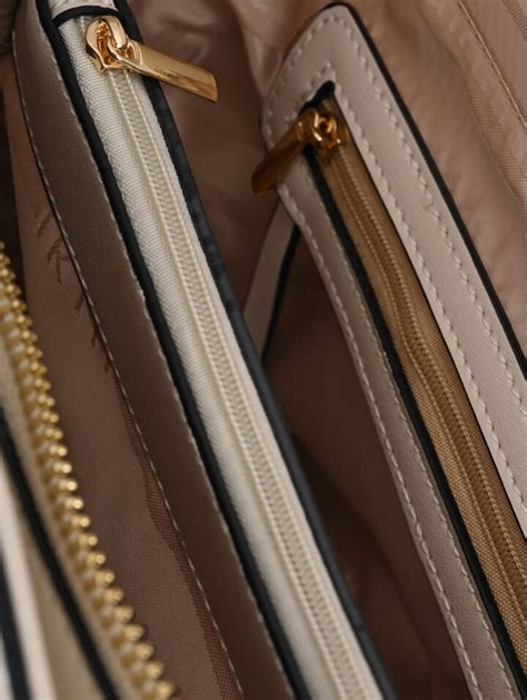 Dreamy creamy shoulder bag