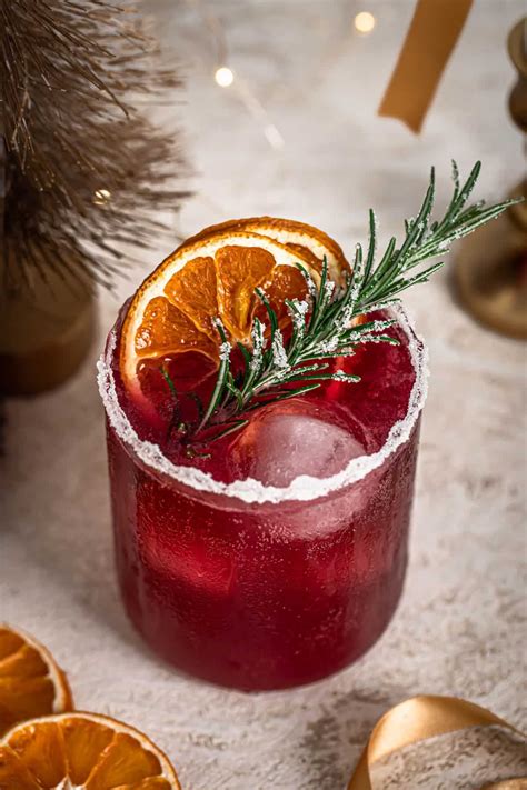 This is the perfect sparkling cocktail to serve at your next holiday ...