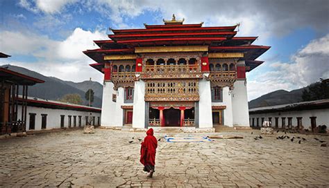5 Beautiful Monasteries To Visit in Bhutan - lifeberrys.com