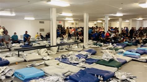 Video shows Border Patrol center in El Paso teeming with migrants | New ...