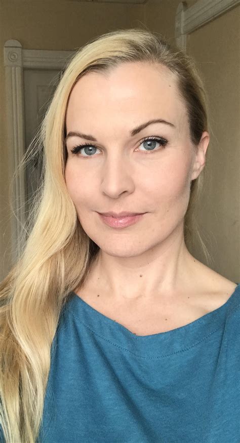 makeup brands for 40 year old woman