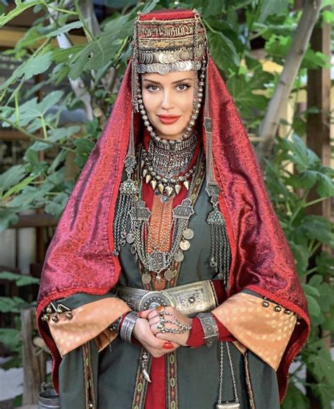 Taraz [տարազ] - Armenian Traditional Dress | Armenian clothing ...