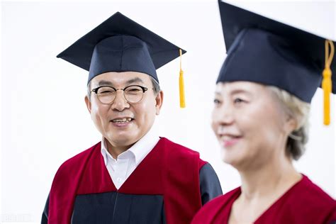 初中毕业怎么提升学历 初中文凭能自考本科吗 - 哔哩哔哩