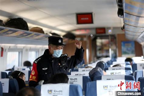 春运返程 西铁乘警平安护航-搜狐大视野-搜狐新闻