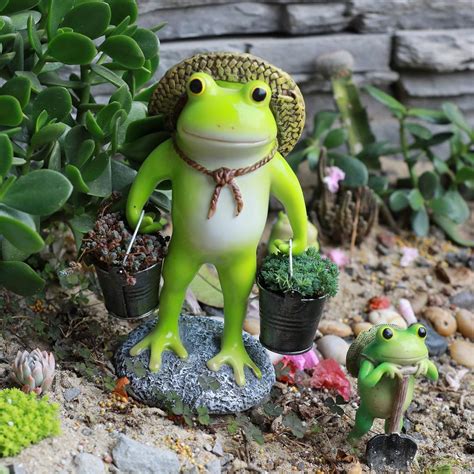 Buy LMZZ Frog Flower Pots Planter, Cute Resin Standing Frog Holding ...