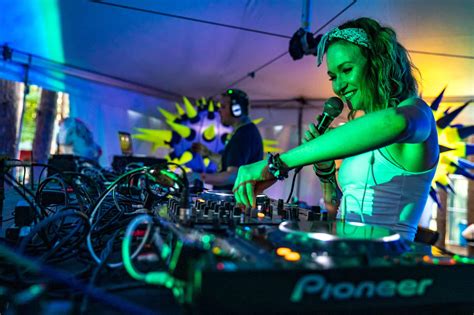 Cómo Ser DJ: Claves para Reinar en la Pista de Baile