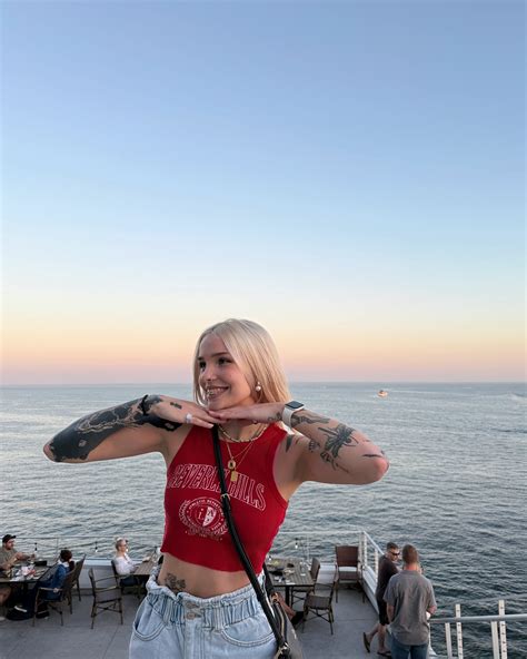 peachtoot aka babyfooji 🫧🎮🐓 | We're so back 🤭🎁 christmassss timeeee 🎅🏼🎅🏼 #explore #fyp # ...