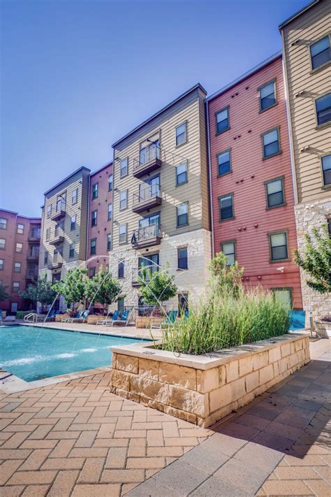 Axis West Campus - Evolve Architects