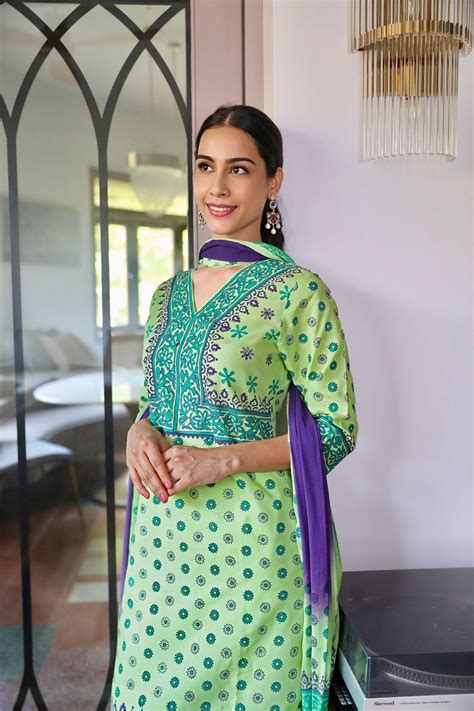 Rakhi – Rui Boutique Mumbai