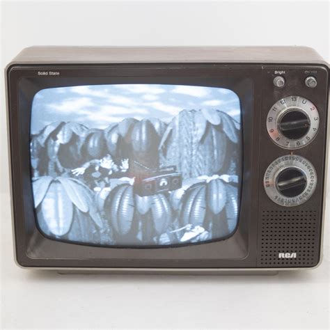 Vintage 1981 RCA Black & White TV 11.5 Woodgrain knobs, Dials - Etsy