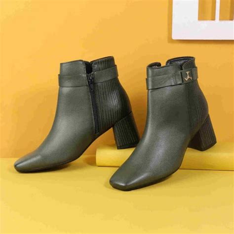 Shop Stylish Boots for Women Online in India