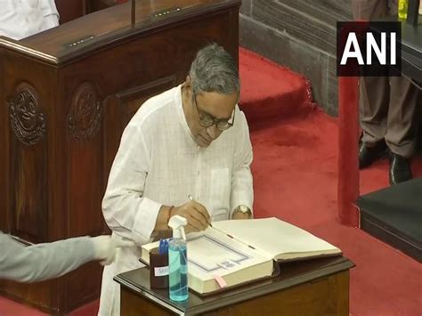 Swapan Dasgupta, Mahesh Jethmalani, others take oath as RS members