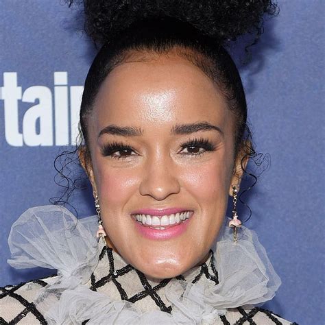 Watch The Handmaid's Tale - Season 6 • Episode 10 - The Handmaid's Tale ...