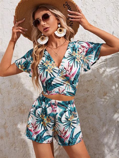 SHEIN VCAY Tropical Print Butterfly Sleeve Crop Top & Shorts | SHEIN USA