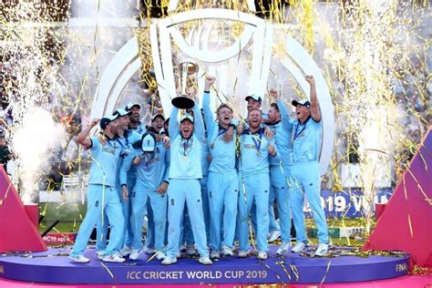 महारानी एलिज़ाबेथ द्वितीय ने विश्व कप विजेता इंग्लैंड टीम को भेजा बधाई ...