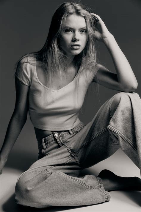 Ribbed sweetheart-neck T-shirt - Light peach pink - Ladies | H&M IN