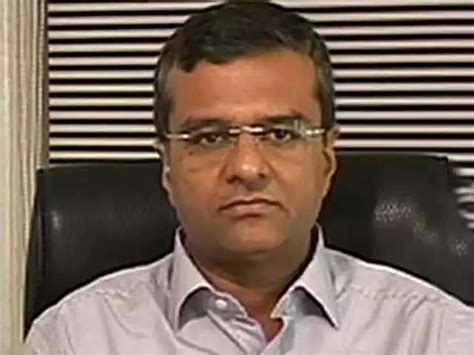 Market to turn highly selective after mixed earnings season: Dipan Mehta