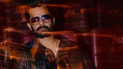 Yash Soni exudes style and charisma at the 3 Ekka' premiere night ...