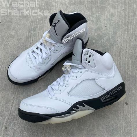 White Metallic 5s 2024
