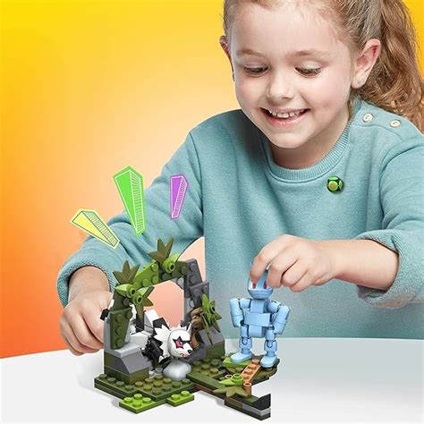 Mega Construx Pokemon Machop Vs. Galarian Zigzagoon Construction Set ...
