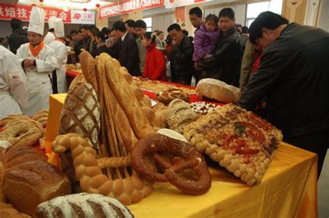 沈阳首富靠卖面包赚了301亿__凤凰网