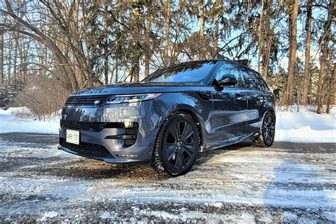 SUV Review: 2023 Land Rover Range Rover Sport PHEV vs P530 V8 - TrendRadars