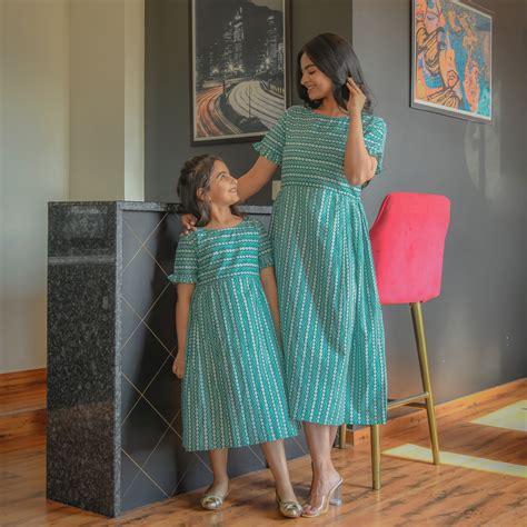 Dabu Green Zigzag Mom and Daughter Dresses – Fashiana