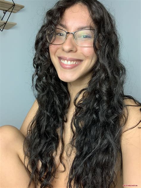 Steph Kegels' Sizzling Chord Secrets Revealed! - Truth or Fiction