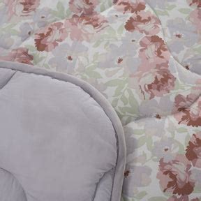 Buy Blossom Couture Floret Winter Quilt/Quilted Bed Cover/Comforter Red ...