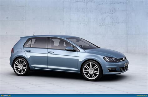 Volkswagen Golf VII revealed – AUSmotive.com