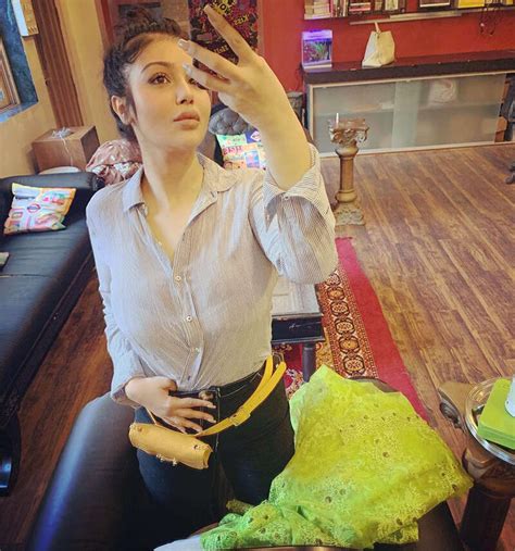 This new selfie of Ayesha Takia goes viral; fans speculate 'failed lip ...