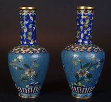 vasi cinesi cloisonne coppia molto raffinata di vasi cinesi antichi decorati in vasi cinesi cloisonne coppia molto raffinata di vasi cinesi antichi decorati in