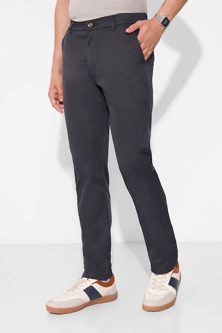 Navy Solid Slim Tapered Fit Chino Pant - Selling Fast at Pantaloons.com