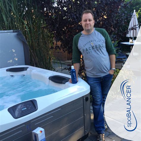 Chlorine-free and simple water care for whirlpool from Villeroy & Boch ...