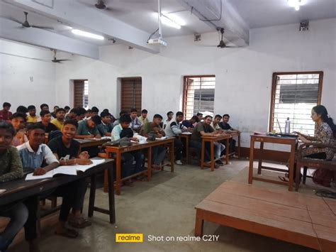 SHIBPUR DINOBUNDHOO INSTITUTION (COLLEGE)