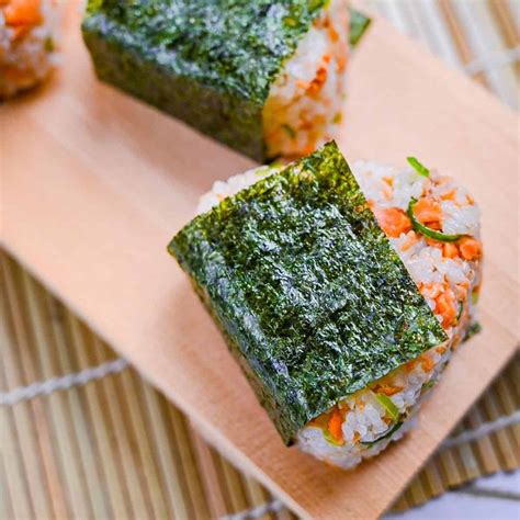 Japanese Salmon Rice Balls (Sake Onigiri) - Sudachi Recipes