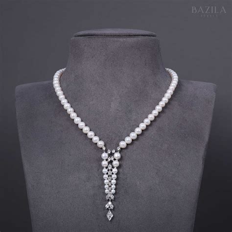 Graceful Pearl Necklace with Sparkling Zircon Highlights