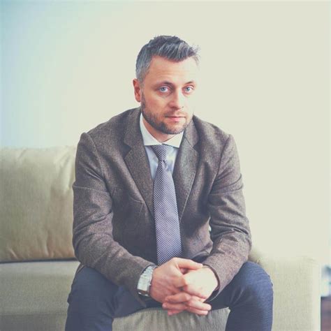 ISTP vs. INTP: 6 Differences Between These Personality Types - Happier ...