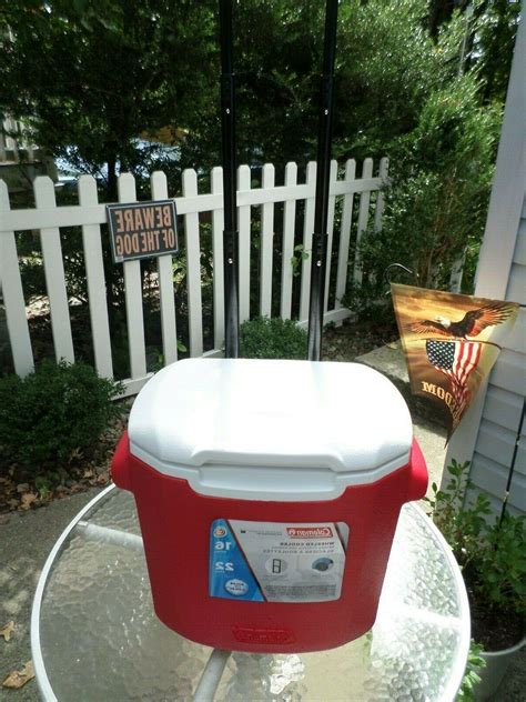 16 Quart COLEMAN WHEELED Cooler With Heavy Duty