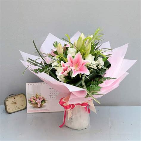 Pink white and green mixed bouquet: Order Flowers Online | Interflora ...