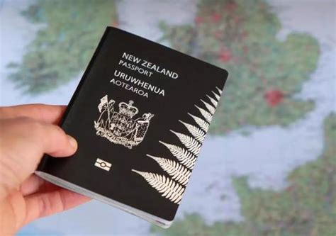 怎么辨别护照的真伪？为什么护照分四种颜色？__凤凰网