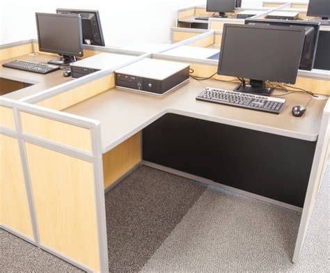 Computer Work Stations for Data Entry 的图像结果
