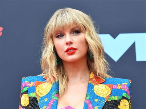 Taylor Swift Shares New Album 'Evermore': Listen | 8O8wave