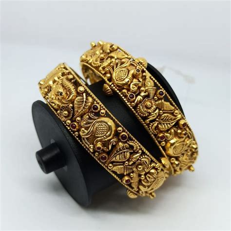 Discover The Types Of Bangles To Add & Grow Your Jewellery Collection ...