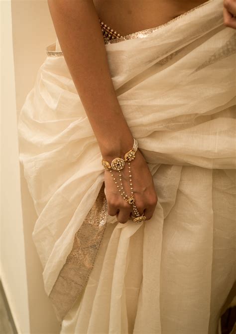 Sarayu Delicate Single Multipurpose Hathphool Bracelet and Ring ...