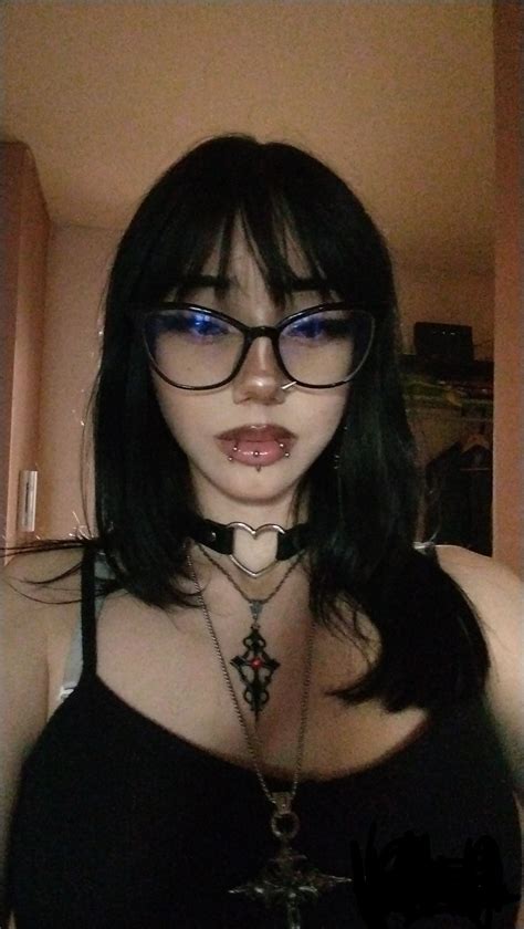 goth latina | Ragazze gotiche, Ragazze emo, Capelli neri