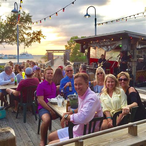 Unbiased Review of Hammerhead's Bar & Grill in Destin, FL