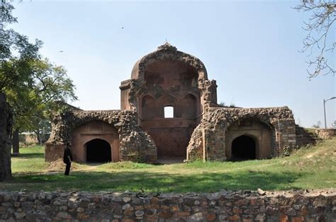 Salimgarh Fort (New Delhi) - 2020 What to Know Before You Go (with ...