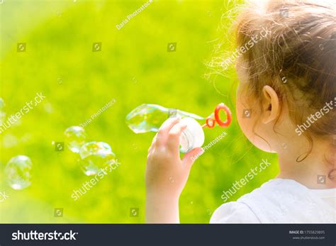 8,711 Baby blowing bubbles Images, Stock Photos & Vectors | Shutterstock
