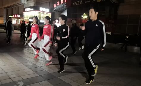北京百荣伟卡曳步舞《花式十二》 - 知乎